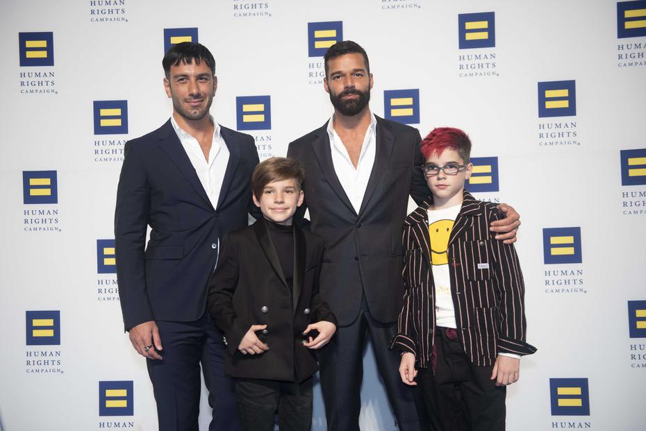 Ricky Martin, su esposo Jwan Yosef y sus gemelos participaron el 28 de septiembre de 2019 de la Cena Nacional de la Campaña de Derechos Humanos, donde el cantante recibió el Premio Nacional de Visibilidad.