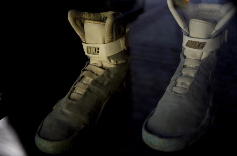 Réplica de las famosas zapatillas. (AFP)