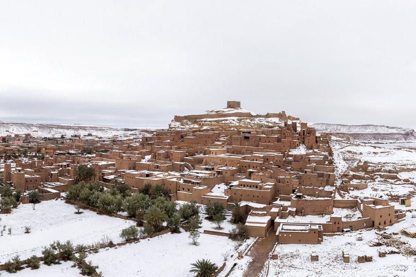 Inusual nevada cubre el histórico Ksar de Ait-Ben-Haddou, patrimonio mundial de la UNESCO, en Ouarzazate, al sur de la capital, Rabat en Marruecos (AP Photo / Abdellah Azizi).