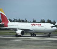 Avión de Iberia en el Aeropuerto Internacional Luis Muñoz Marín. (GFR Media)