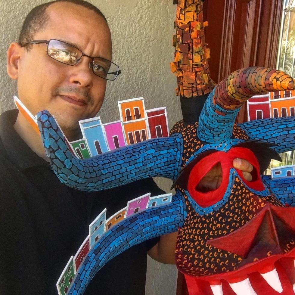 El artesano Juan Gustavo González Ríos quiere que Aguas Buenas sea reconocido  por esta expresión artesanal como otros pueblos de la isla.