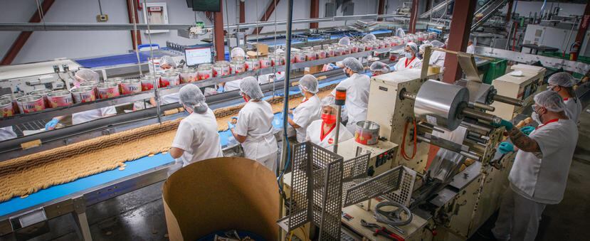 Rovira Biscuit Corporation manufactura más de 120,000 libras de galletas diariamente en su planta de alta tecnología en el sector Mercedita en Ponce.