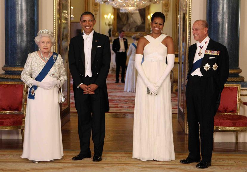La reina Isabel II y su esposo Felipe, el duque de Edinburgo, junto a Barack Obama y su esposa Michelle.