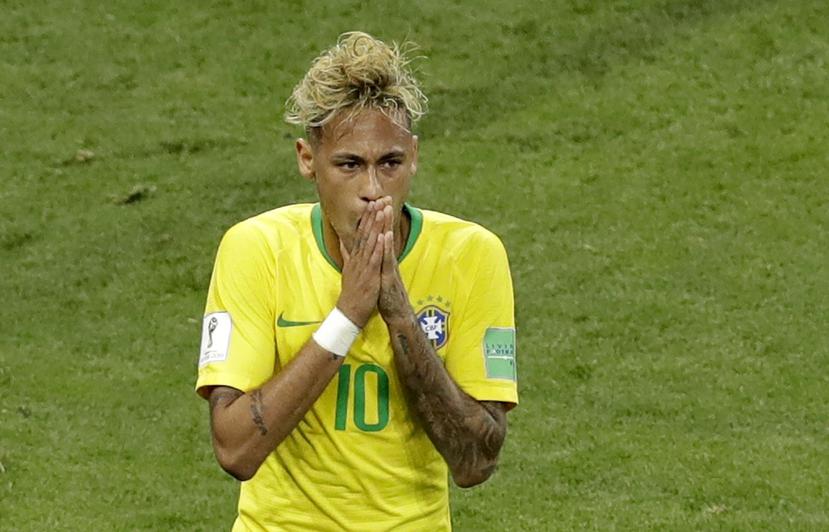 Neymar reacciona luego de fallar un tiro en el partido contra Suecia. (AP)