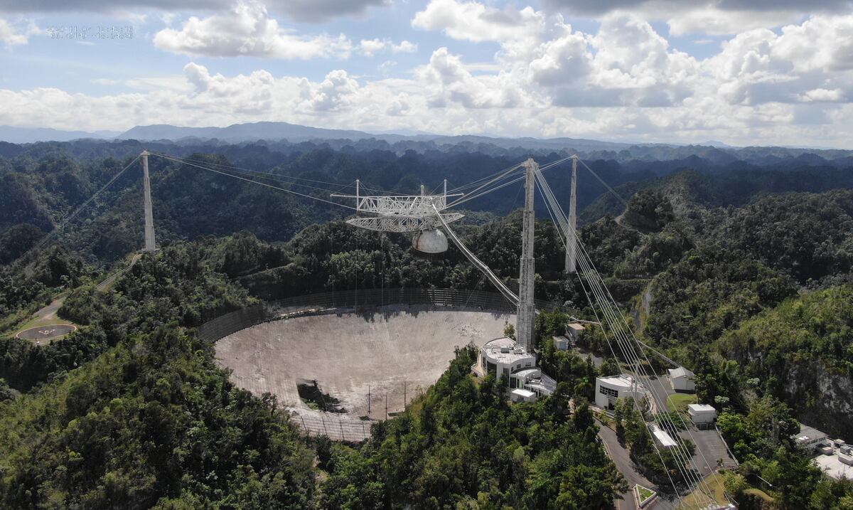 The reconstruction of the Arecibo Observatory cost $ 400 million