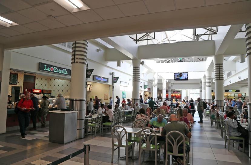 “Food court” del centro comercial San Patricio Plaza, en Guaynabo. (GFR Media)