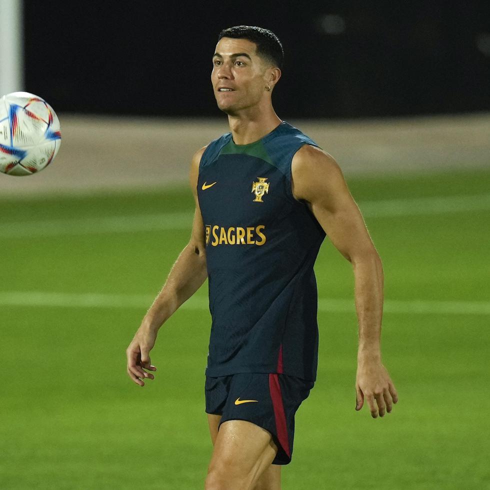 El atacante portugués Cristiano Ronaldo durante un entrenamiento en el Mundial en Catar.