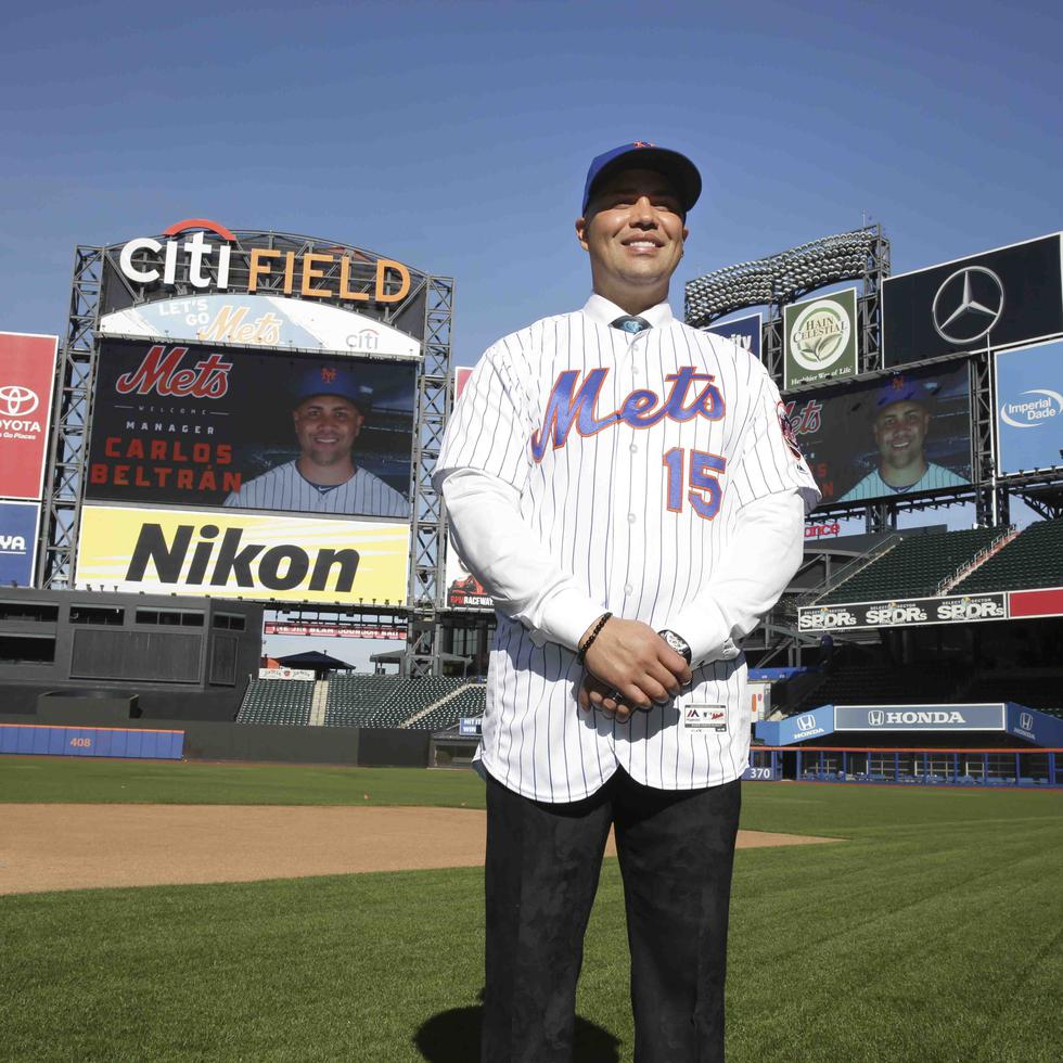 Carlos Beltrán cuando fue presentado como dirigente de los Mets a finales de 2019.