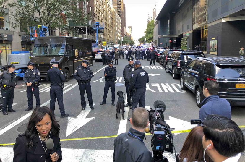 César Sayoc también envió paquetes bomba a las oficinas del programa de noticias por cable CNN en el Time Warner Center en la ciudad de Nueva York. (AP / Kevin Hagen)