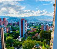 Medellín es conocido por su vida nocturna, gastronomía y atracciones naturales.