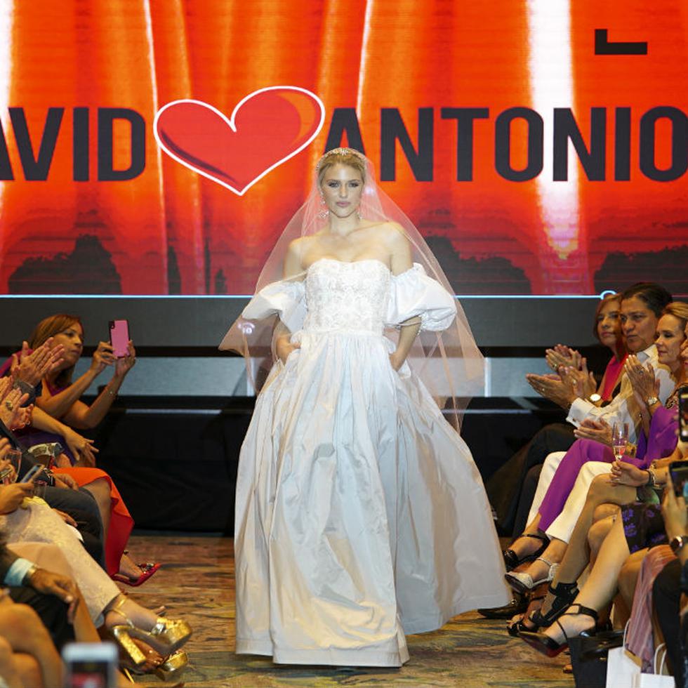 David Antonio festeja en la pasarela sus 35 años en la moda