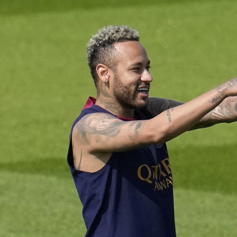 El delantero brasileño Neymar durante un entrenamiento del Paris Saint-Germain.