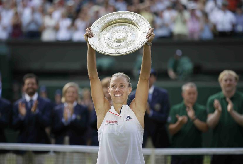 Kerber ganó su 1ra final en Wimbledon y sumó su tercer título de Grand Slam. (AP)