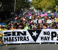 Cientos de personas participaron de una marcha coordinada por grupos magisteriales el 8 de marzo de 2022 con motivo del Día Internacional de la Mujer Trabajadora.