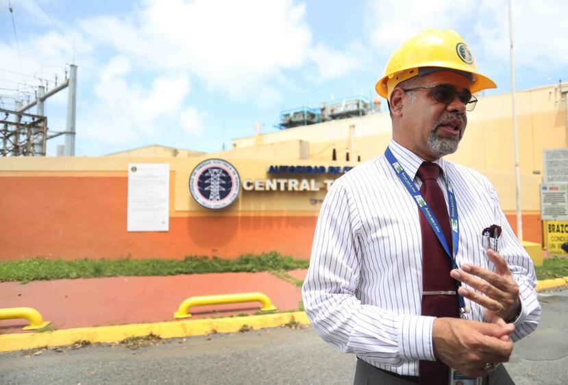 El director interino de la AEE, Justo González, agradeció la paciencia de los abonados que no tienen servicio a casi cinco meses del paso de los huracanes Irma y María. (GFR Media)