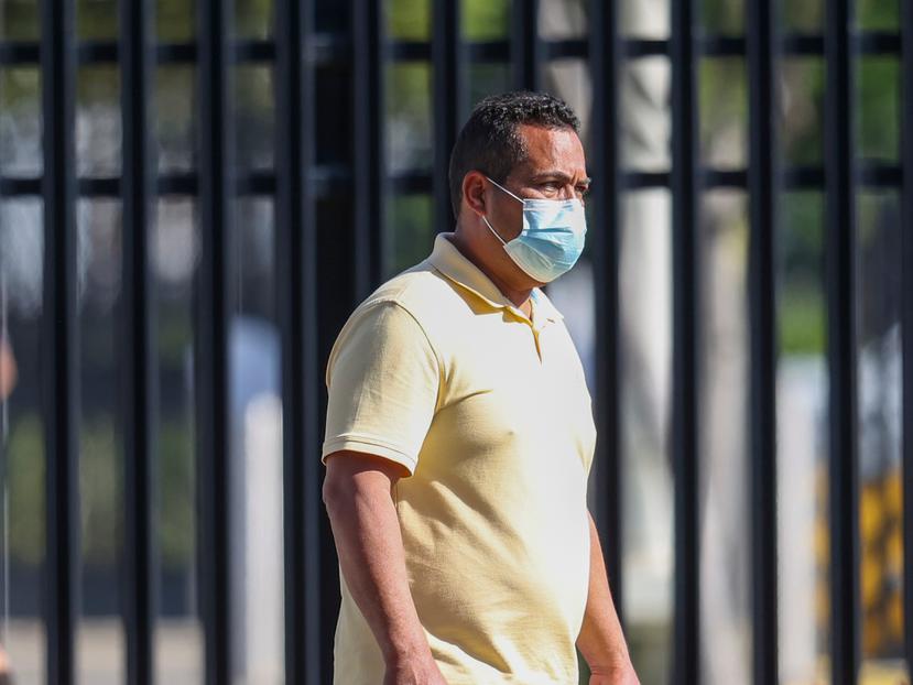 El exalcalde de Humacao Reinaldo Vargas Rodríguez a su salida de las instalaciones del Negociado federal de Investigaciones (FBI, en inglés).