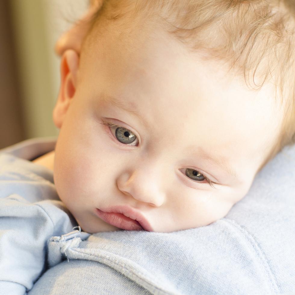 En los bebés muy pequeños con el virus respiratorio sincitial, los únicos síntomas pueden ser irritabilidad, menor actividad y dificultad para respirar. Sigue las recoomendaciones: