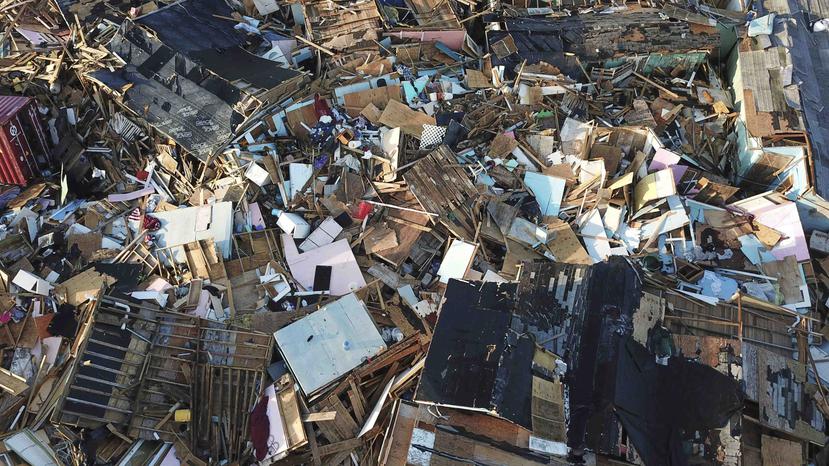 Esta fotografía muestra lo que quedó de unas viviendas una semana después del paso del huracán Dorian en las Islas Ábaco, en las Bahamas. (AP/Fernando Llano)