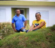 María Isabel Aquino, quien fue diagnosticada de cáncer y está remisión, vive junto a su padre Wilson Aquino en el barrio Puerto Arriba en Camuy.