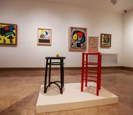 Vista parcial de la sala donde se exhibe "Universo Miró". Al centro, la escultura "Señor, señora" (1969), de Joan Miró.