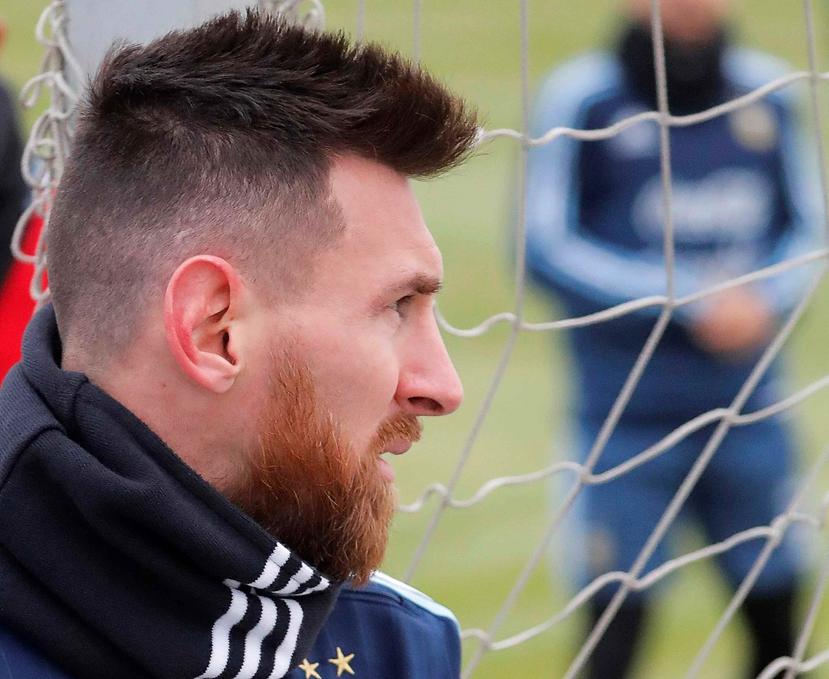 Messi durante un entrenamiento del equipo en Moscú. (EFE / Sergei Ilnitsky)