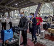 Turistas chinos procedentes de Shanghái llegan al aeropuerto Suvarnabhumi con visas especiales de turistas en Bangkok, Tailandia, el martes 20 de octubre de 2020.