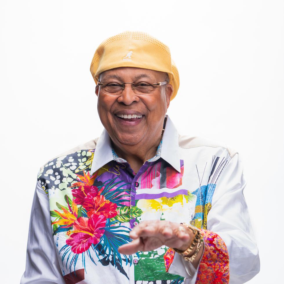 Chucho Valdés, llega a la isla junto con su icónica Orquesta Irakere, para ofrecer un concierto único que promete ser una explosión del son cubano fusionado con ritmos de rock, jazz y funk.