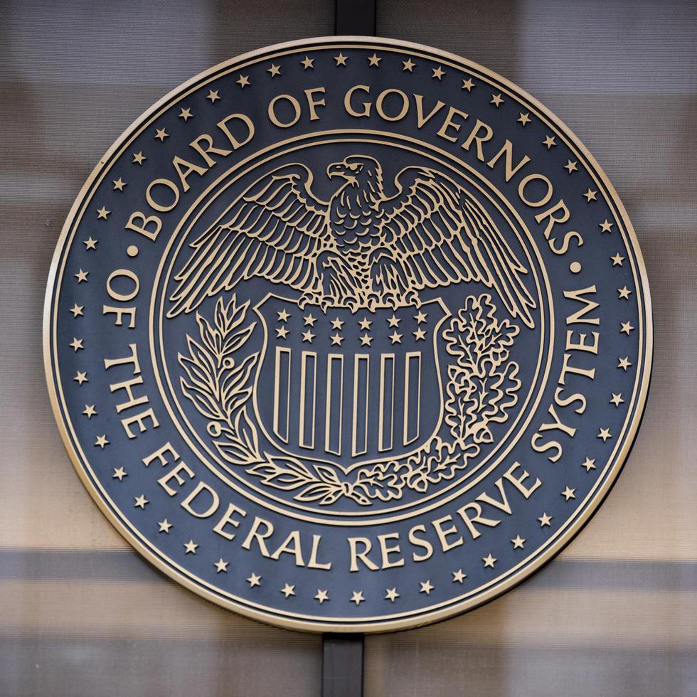 La Reserva Federal de Estados Unidos mantiene la posibilidad de que se comience a recortar la tasa de referencia este año.