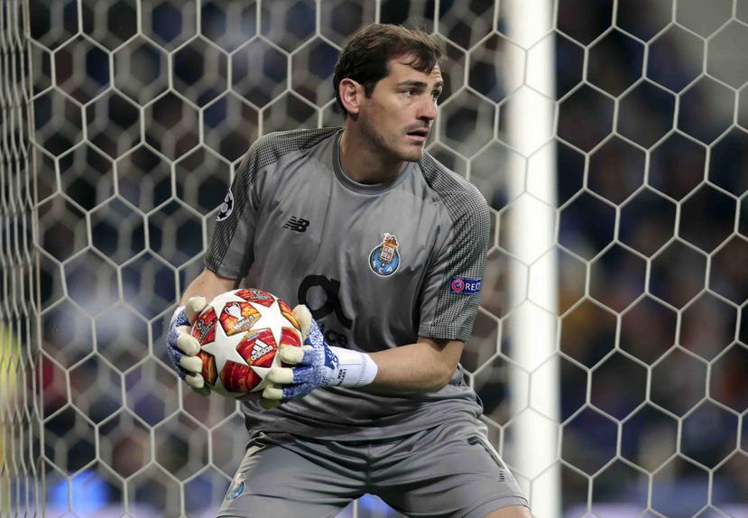 Iker Casillas se recupera en un hospital en Portugal.  (AP)