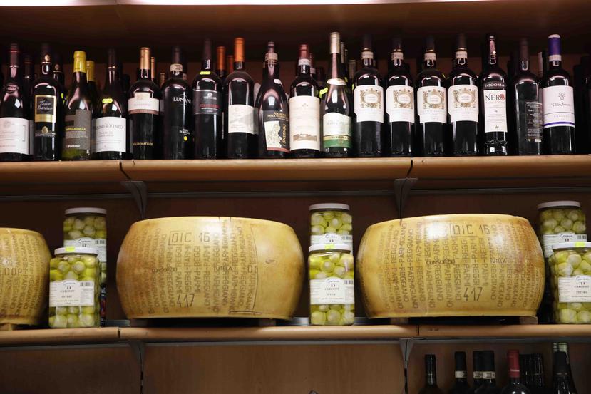 Los vinos, quesos y aceitunas tendrán un impuesto. (AP)