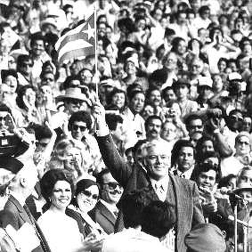 El entonces gobernador de Puerto Rico, Carlos Romero Barceló, en el momento que recibió un sonoro abucheo de parte de la mayoría de los presentes en la ceremonia inaugural de los Juegos Panamericanos de 1979 en el estadio Hiram Bithorn.&nbsp;<font color="yellow">(Suministrada / Proyecto de Digitalización del Periódico El Mundo)</font>