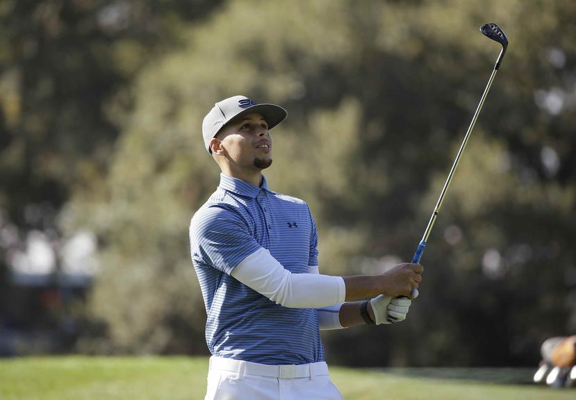 Curry mantendrá su condición de golfista amateur. (Archivo / AP)