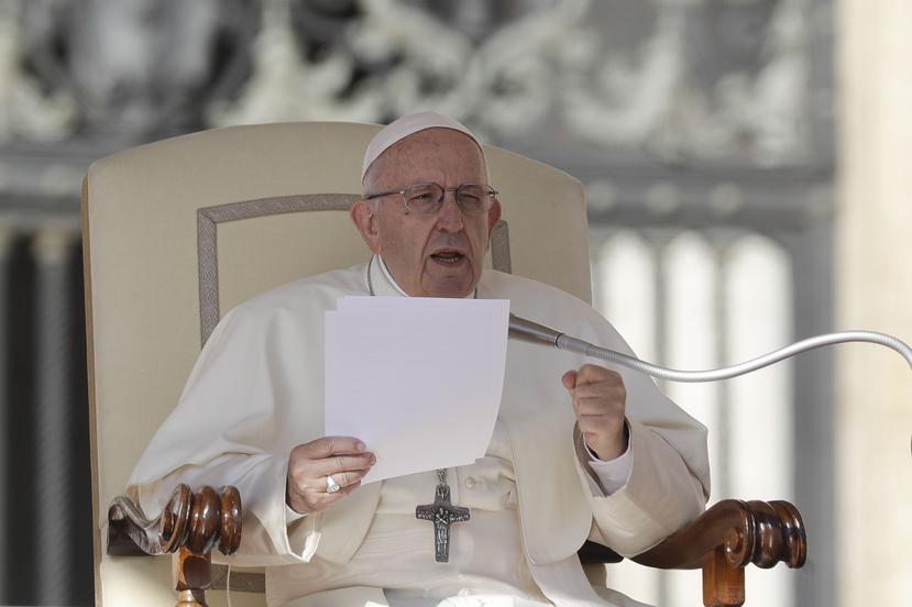 El papa Francisco durante su audiencia general semanal en la Plaza de San Pedro del Vaticano. (AP)