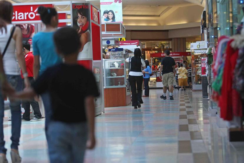 Los centros comerciales se quedaron sin luz, por lo que no se sabe cuándo reanudarán sus operaciones. (Archivo / GFR Media)
