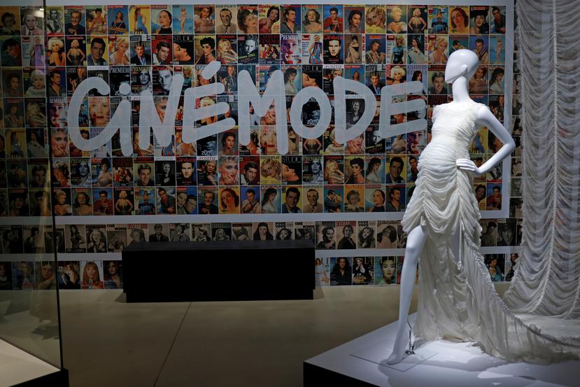 La exposición "Cinémode", en la Cinémathèque de París, está abierta al público del 6 de octubre al 16 de enero de 2022.(EFE)