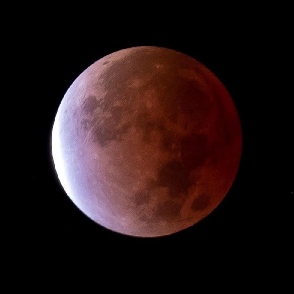 Es la primera vez en 100 años que ocurre un eclipse lunar tan extenso como el de este año 2021.