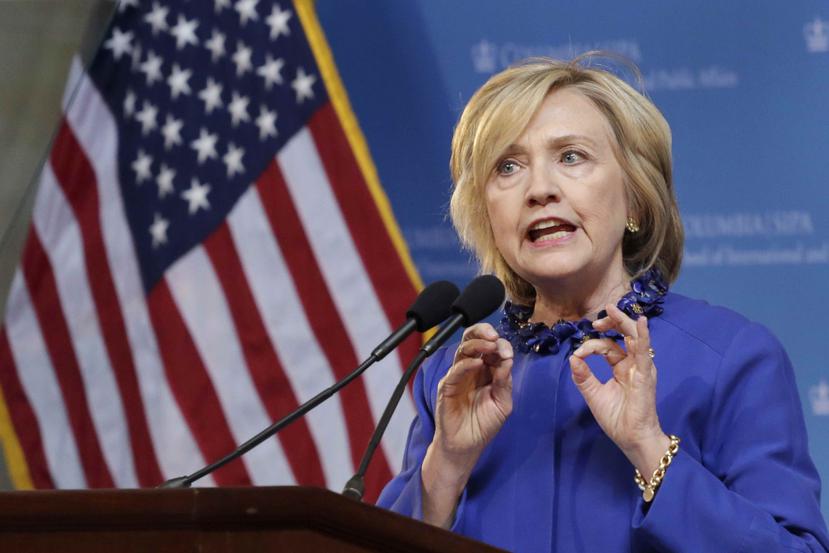 Clinton respondería a todas las preguntas durante una sesión y no sería necesario que compareciese dos veces. (AP)