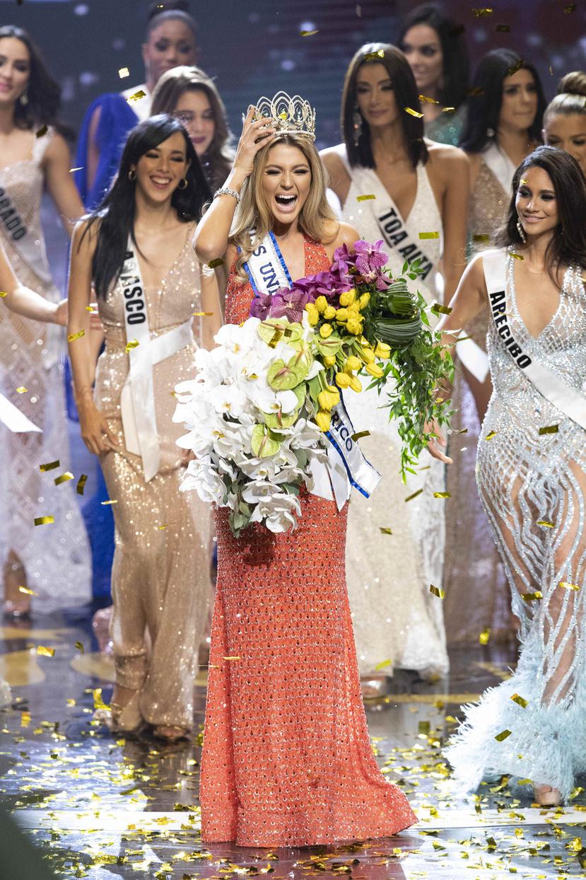 Madison Anderson no oculta su felicidad al ser coronada como Miss Universe Puerto Rico 2019.