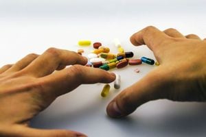 Renuncia subdirector de la DEA que asesoraba a farmacéuticas culpadas por muertes por sobredosis - El Nuevo Día