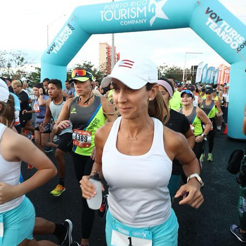 Alexandra Fuentes, a la derecha, corrió el Puerto Rico 10K Run junto a su hija Miranda, a la izquierda.