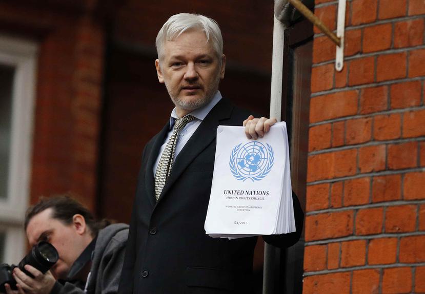 Assange fue sometido en la legación diplomática a la primera sesión del interrogatorio sobre el supuesto delito de violación por el que le reclamaba la Justicia de Suecia. (AP)