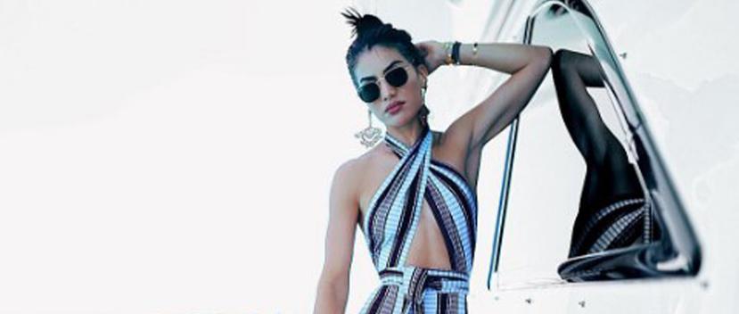 La bloguera Camila Coelho pasó un día de playa Ibiza luciendo un traje de baño que provocó una gran cantidad de “likes” de sus seguidores (Instagram / @camilacoelho)