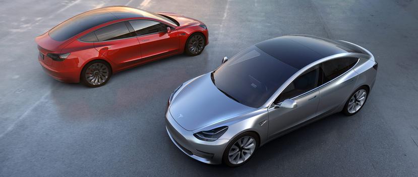 El vehículo, con cinco plazas, podrá recorrer 133 kilómetros (215 millas) y será de estilo deportivo. (Tesla.com)