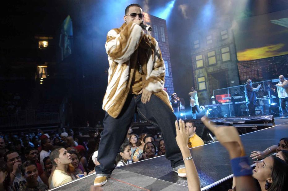 En diciembre de 2004, presentó el concierto "Barrio Fino en Navidad" en el Coliseo de Puerto Rico donde presentó el repertorio de "Barrio Fino"el disco que luego le dio una fama sin precedentes. (Archivo)