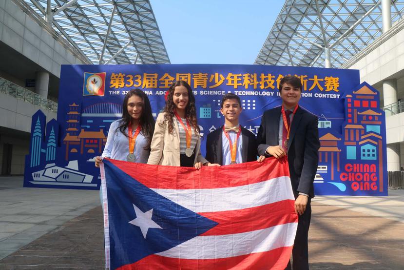 De izquierda a derecha, los estudiantes Gabriela Meléndez Rivera, Ana Valeria Vázquez Navas, Juan Diego Rodríguez Rivera y Jorge Ruiz Ruiz. (Suministrada)