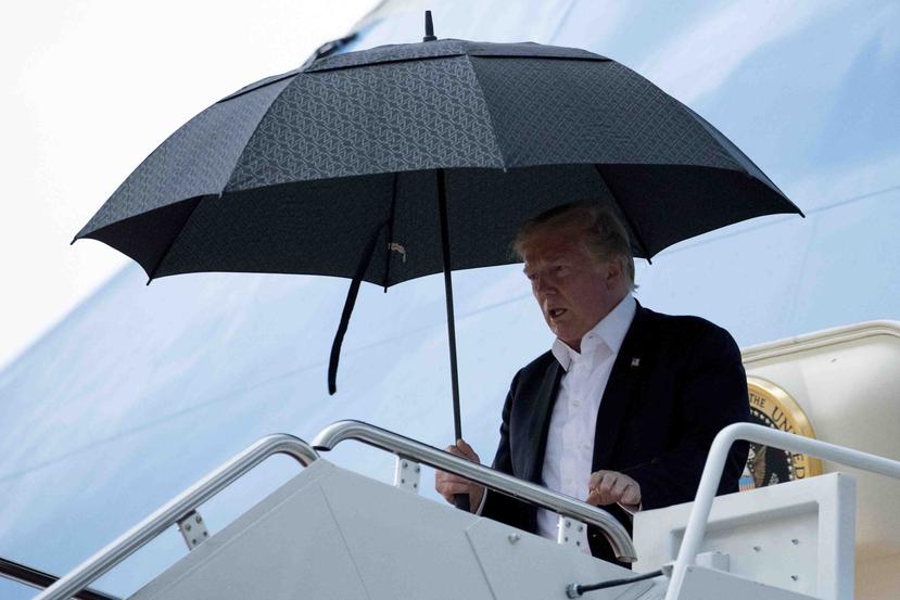 El presidente Donald Trump llega a la Base de la Fuerza Aérea Andrews, Md., el jueves 30 de mayo de 2019, para un breve viaje a la Casa Blanca después de asistir a la ceremonia de graduación de la Academia de la Fuerza Aérea de los Estados Unidos de 2019