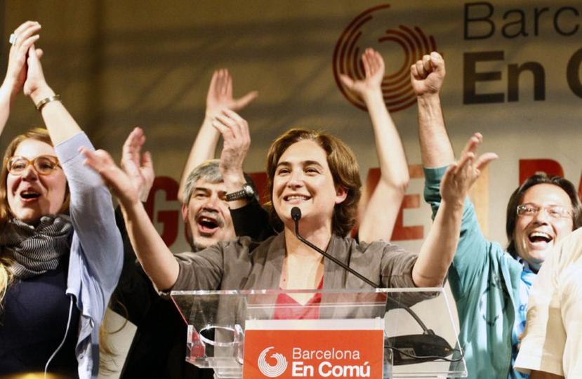 La plataforma liderada por Ada Colau, conocida activista anti desahucios a nivel nacional, ganó las elecciones desbancando al nacionalismo catalán.