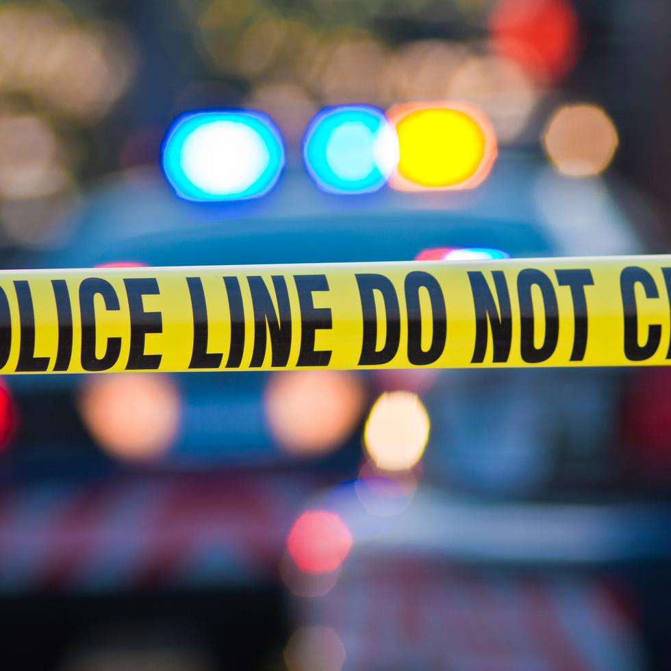 Agentes de policía atendieron un reporte del tiroteo en Columbia, la capital del estado, poco después de las 2:00 de la tarde del domingo.