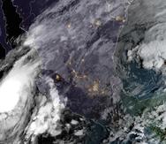 Esta imagen de satélite proporcionada por NOAA a las 8:00 a.m. E.T del martes 10 de octubre de 2023 muestra el huracán Lidia en el Océano Pacífico acercándose a Puerto Vallarta, México.