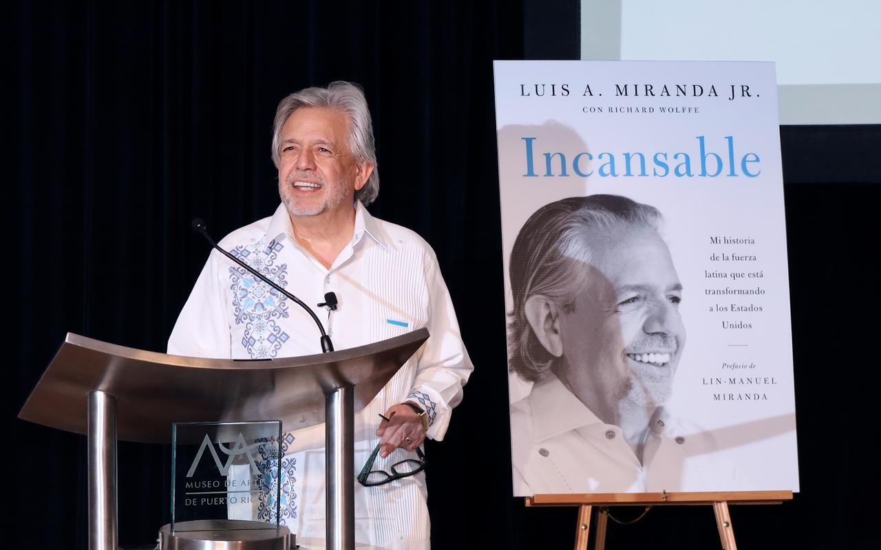 Lin-Manuel Miranda presenta en la isla el libro de su papá, Luis A. Miranda